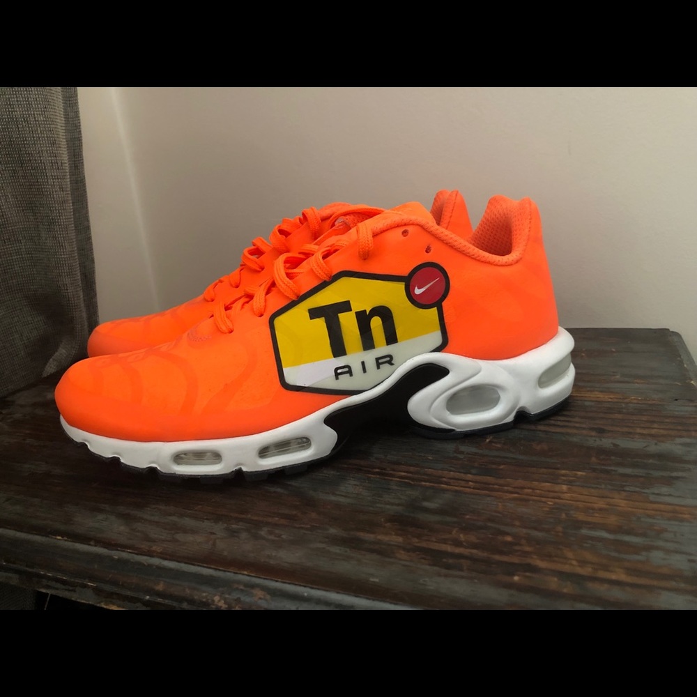 Air Max Plus Big Logo Total Orange